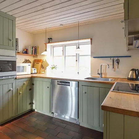 Pet Friendly In With Wifi Holiday home