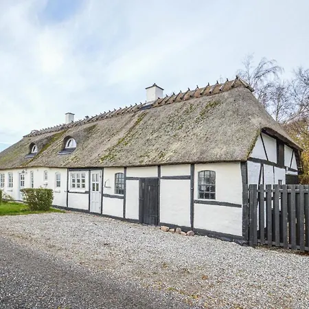 Pet Friendly In With Wifi Holiday home Kettinge